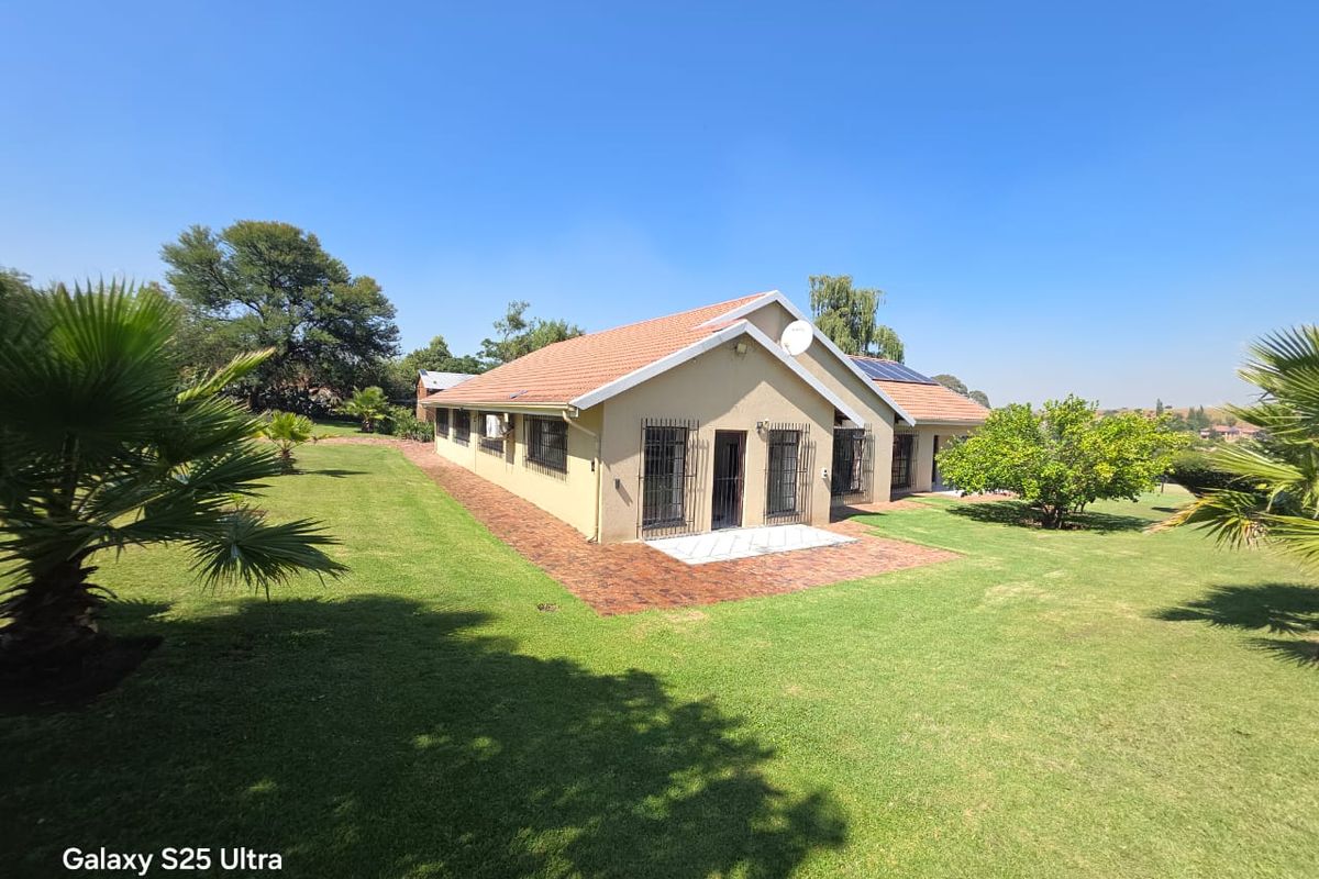 ABSOLUTELY STUNNING WATERFRONT PLOT FOR SALE IN Vaal Marina - Photo 4