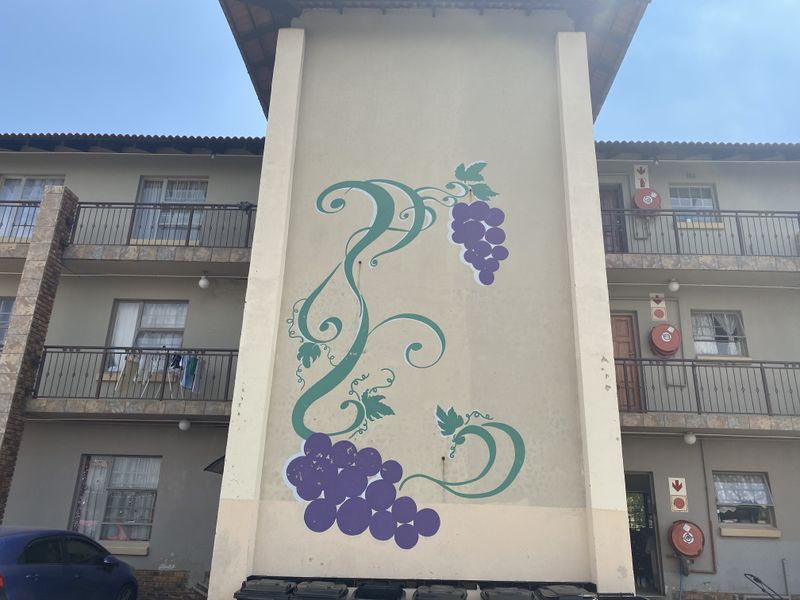 2 Bedroom Apartment In Ravenswood - Photo 2