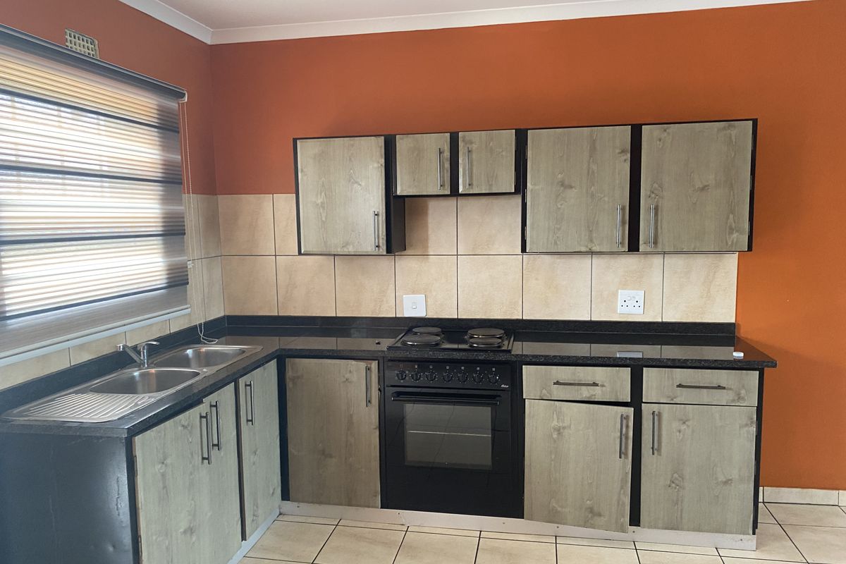 2 Bedroom Apartment In Ravenswood - Photo 4