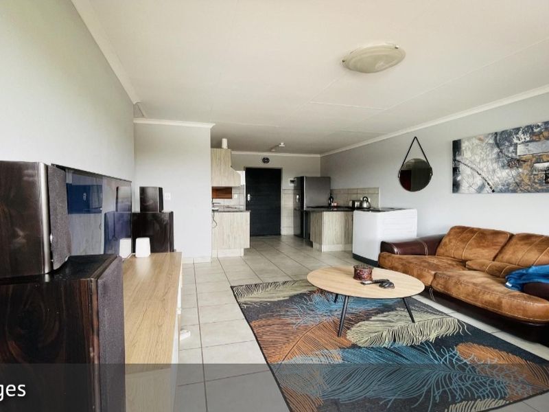 Showstopper Luxury: Modern 2-Bedroom Apartment with Scenic Balcony in Heuweloord - Photo 2