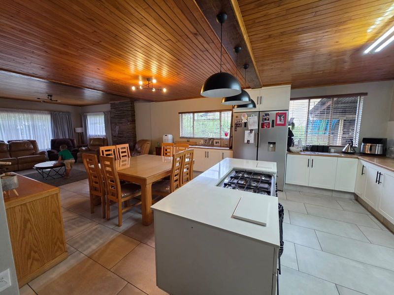 BEAUTIFUL & SPACIOUS FAMILY HOME FOR SALE IN Sasolburg - Photo 3
