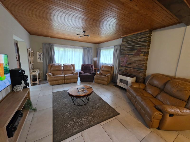BEAUTIFUL & SPACIOUS FAMILY HOME FOR SALE IN Sasolburg - Photo 5