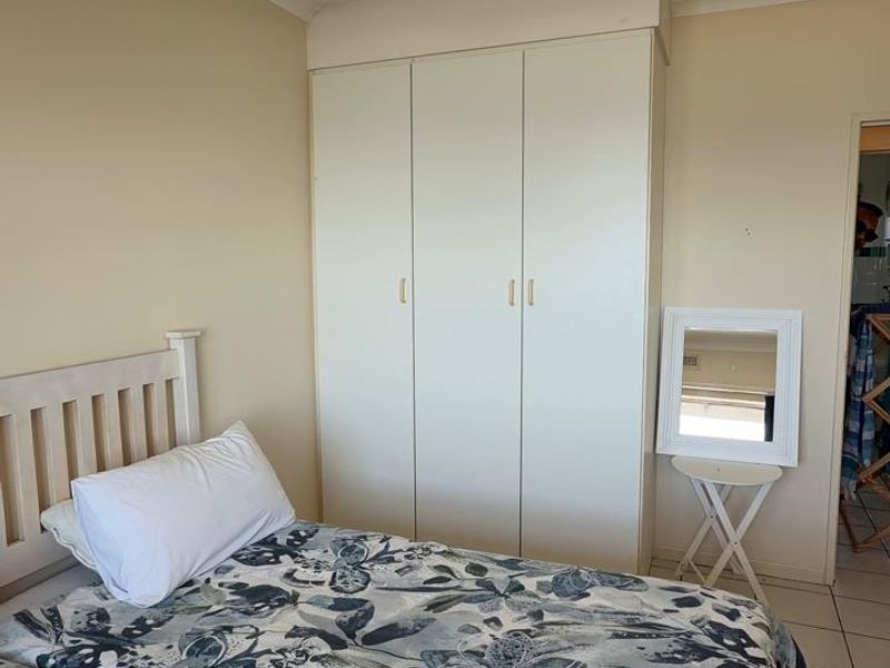 Coastal Elegance : Your 3-Bedroom Ocean Front Escape - Photo 8