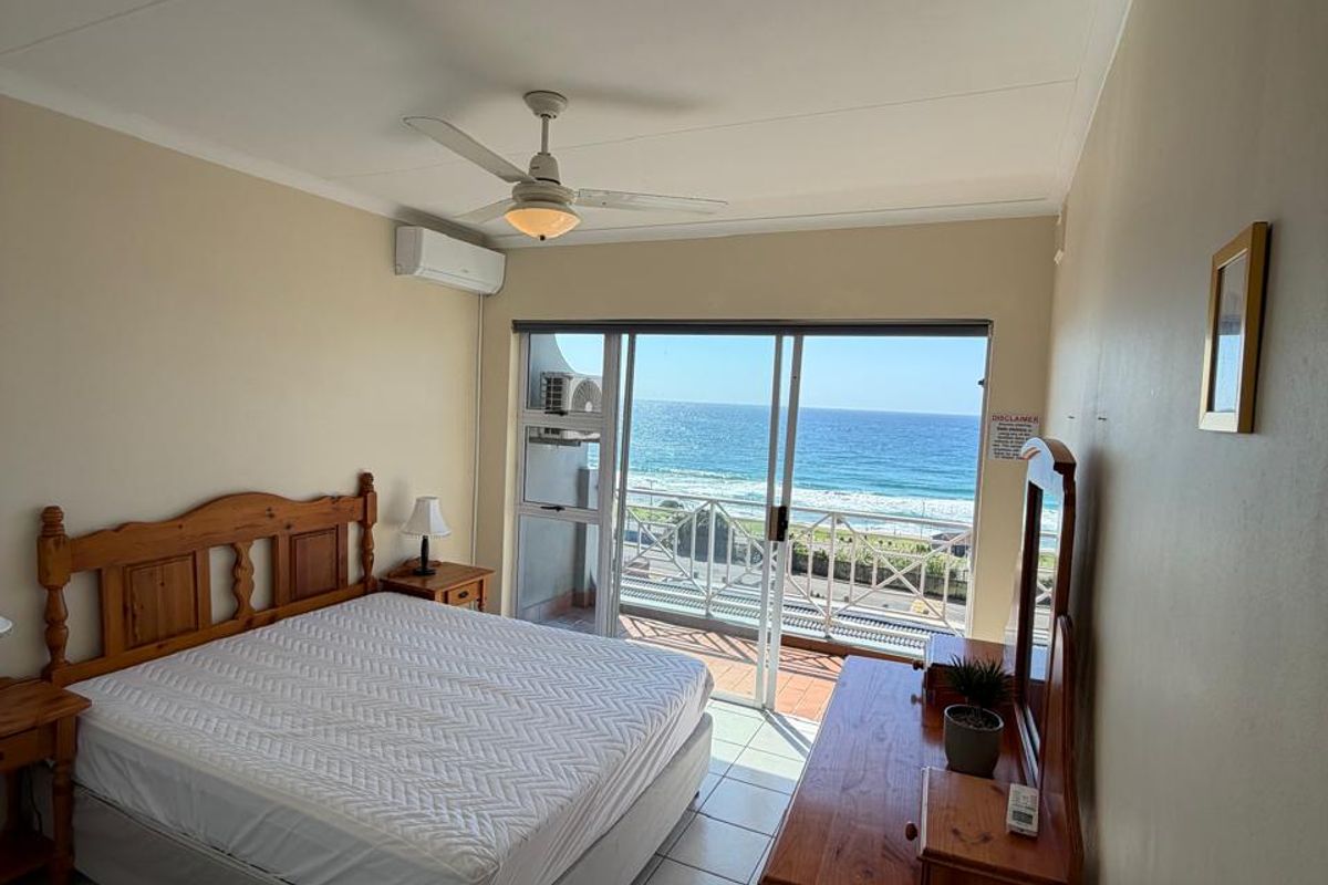 Coastal Elegance : Your 3-Bedroom Ocean Front Escape - Photo 3