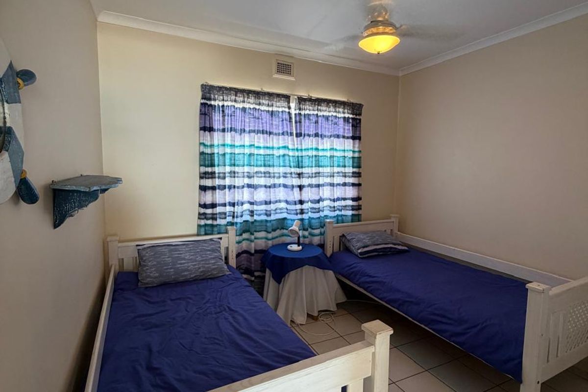 Coastal Elegance : Your 3-Bedroom Ocean Front Escape - Photo 4