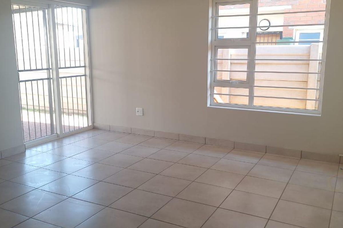 2 Bedroom House In Parkdene - Photo 5