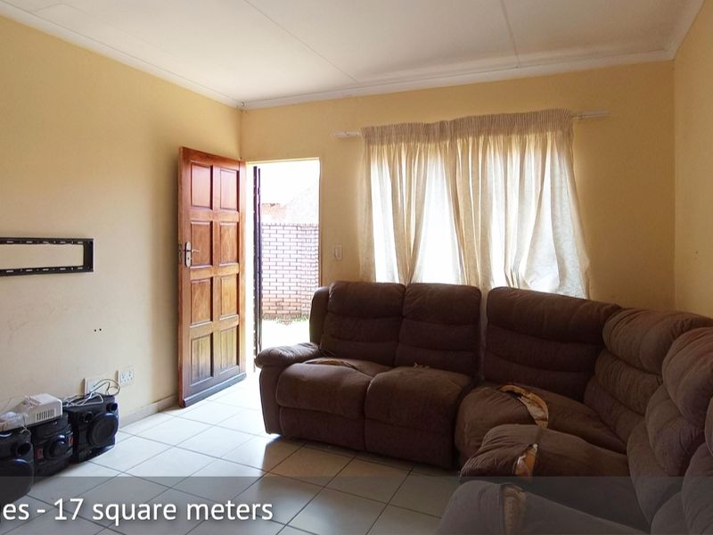 Timeless Face-Brick Architectural Masterpiece in The Orchards Estate - Photo 4