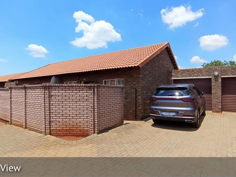 Timeless Face-Brick Architectural Masterpiece in The Orchards Estate - Photo 2