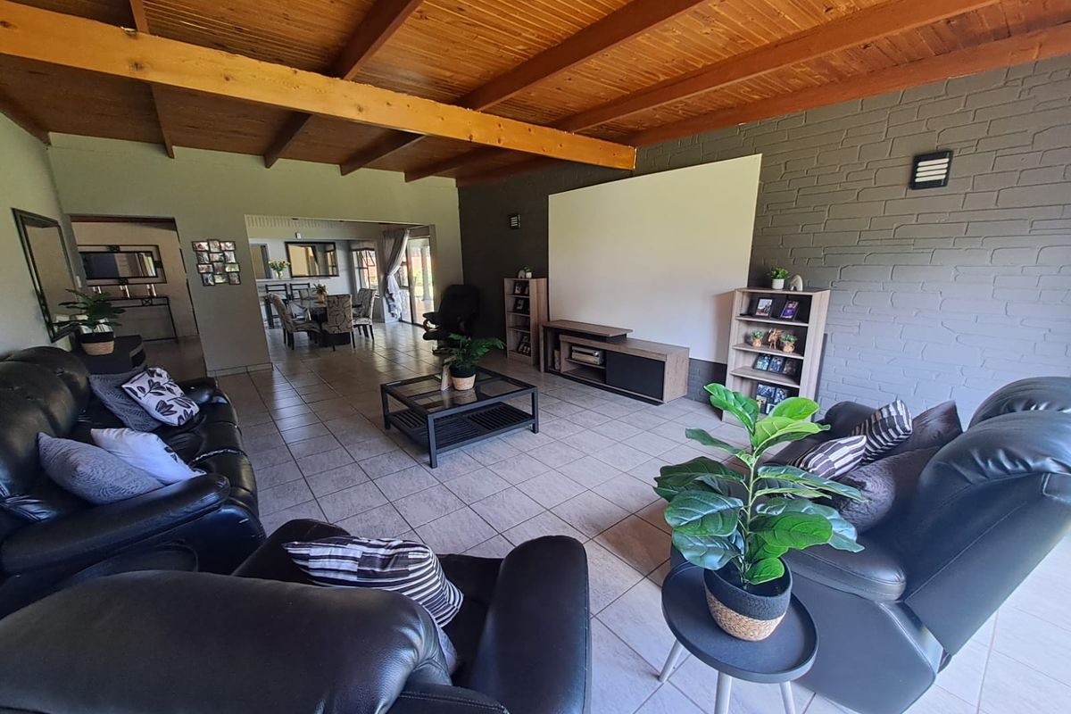 LIFESTYLE SMALLHOLDING WITH INCOME POTENTIAL – UNITAS PARK. - Photo 4