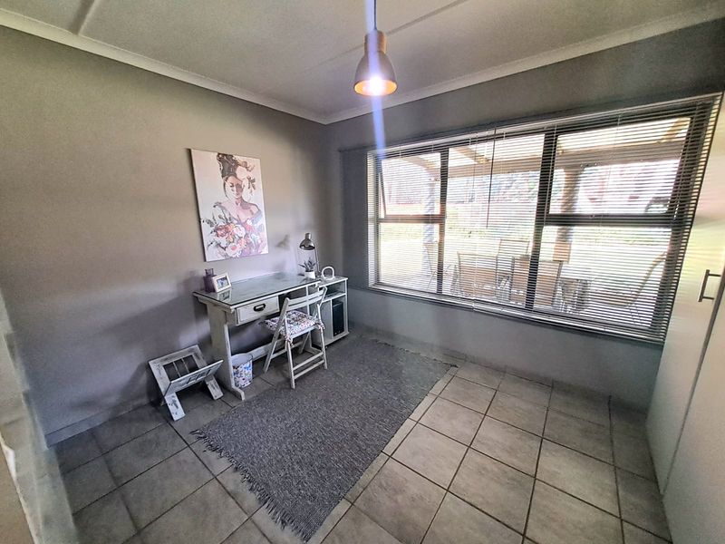 LIFESTYLE SMALLHOLDING WITH INCOME POTENTIAL – UNITAS PARK. - Photo 10