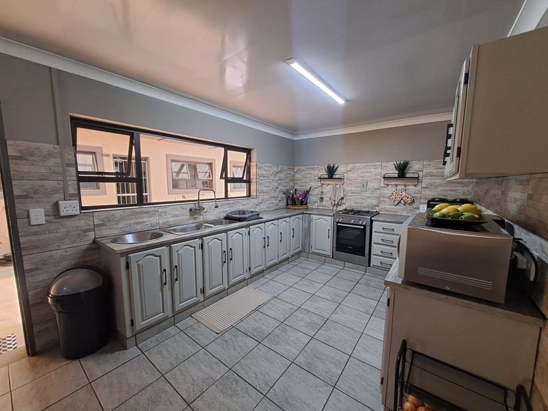 LIFESTYLE SMALLHOLDING WITH INCOME POTENTIAL – UNITAS PARK. - Photo 7