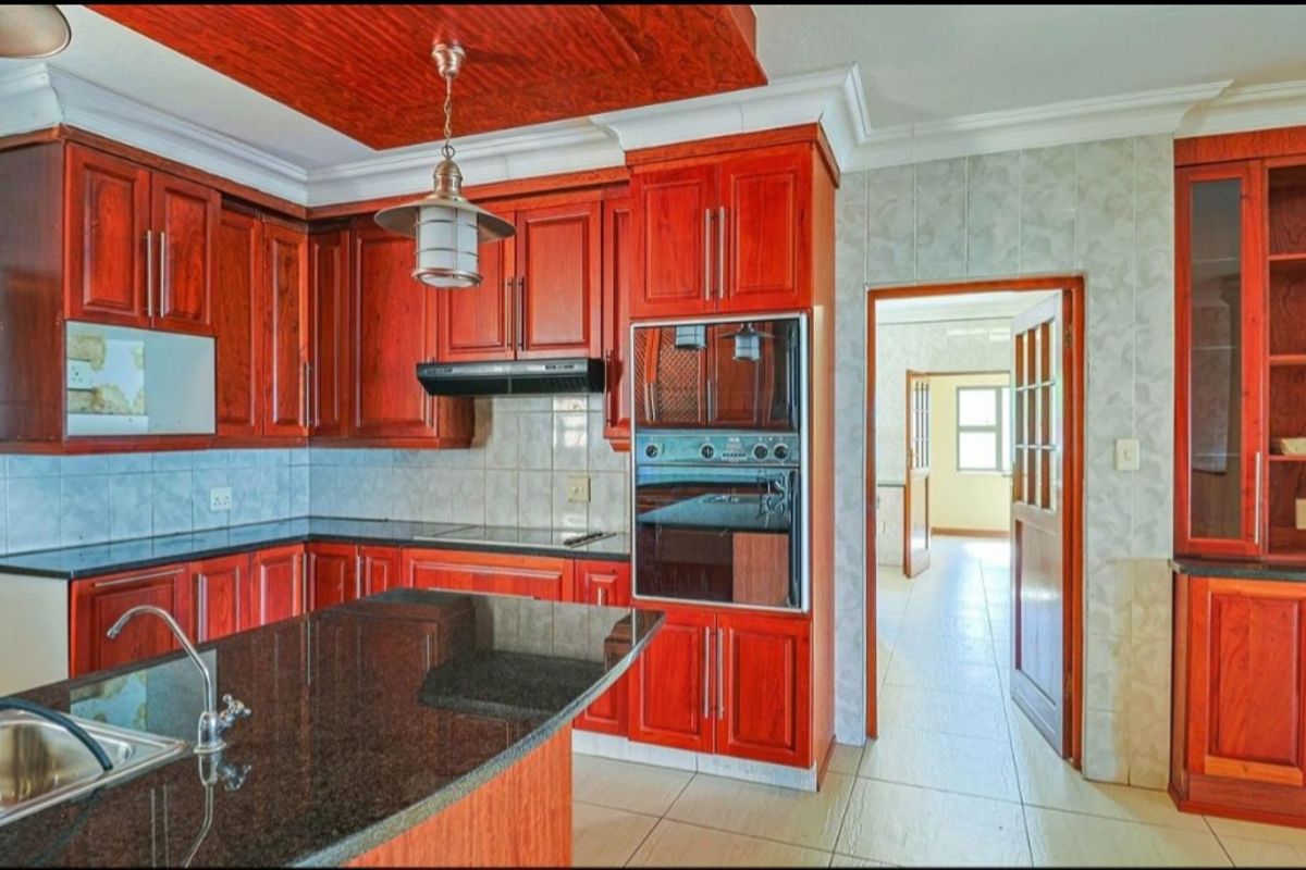 One-in-a-Million Luxury Mansion with Panoramic Dam Views in Birdwood Estate - Photo 4