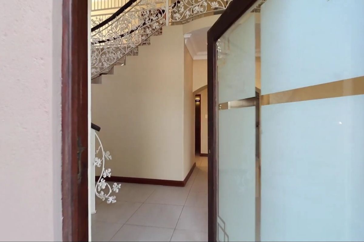 One-in-a-Million Luxury Mansion with Panoramic Dam Views in Birdwood Estate - Photo 3