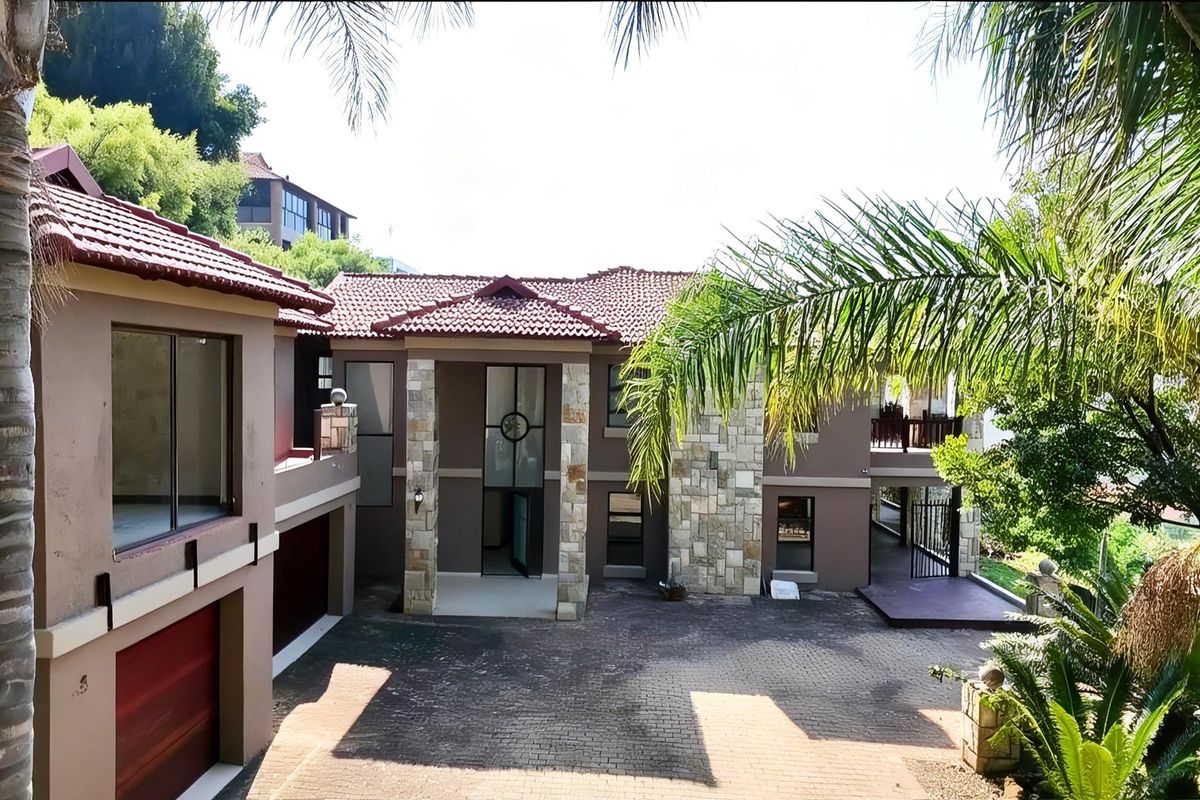 One-in-a-Million Luxury Mansion with Panoramic Dam Views in Birdwood Estate - Photo 2