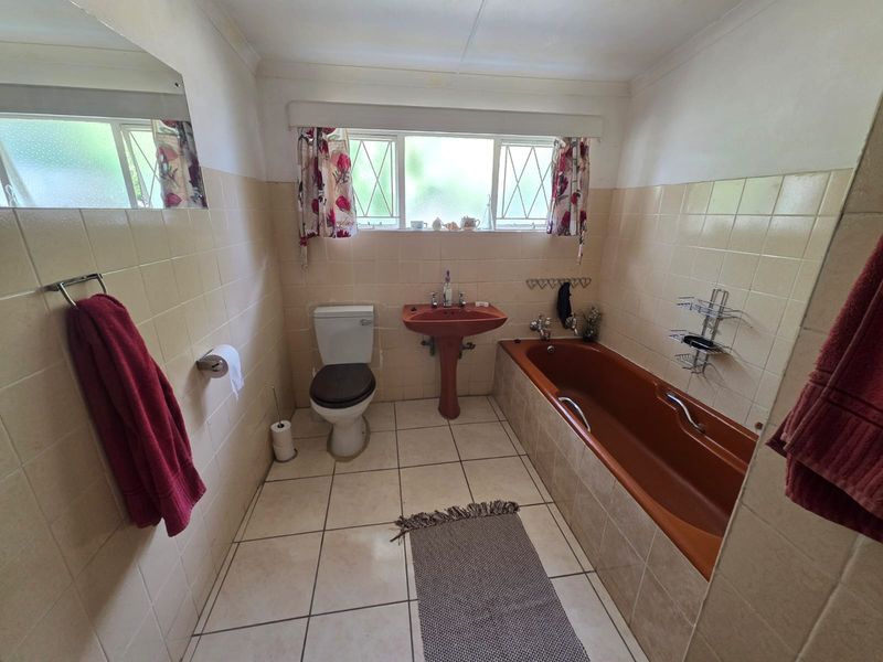 This cosy and very neat home in Sasolburg is perfectly located close to schools - Photo 6