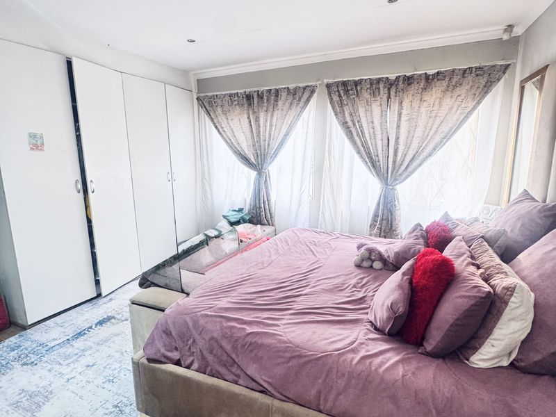 Modern 3-Bedroom Townhouse for Sale in Highveld Park - Photo 10