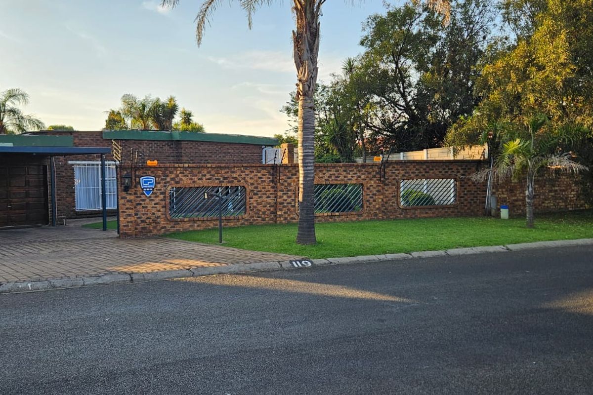 4 Bedroom House to Rent in Sunair Park - Photo 5