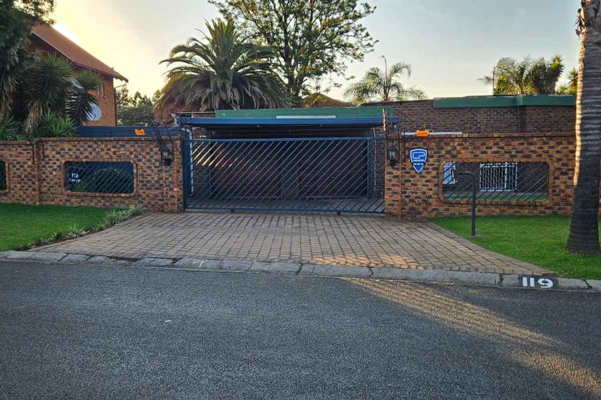 4 Bedroom House to Rent in Sunair Park - Photo 2