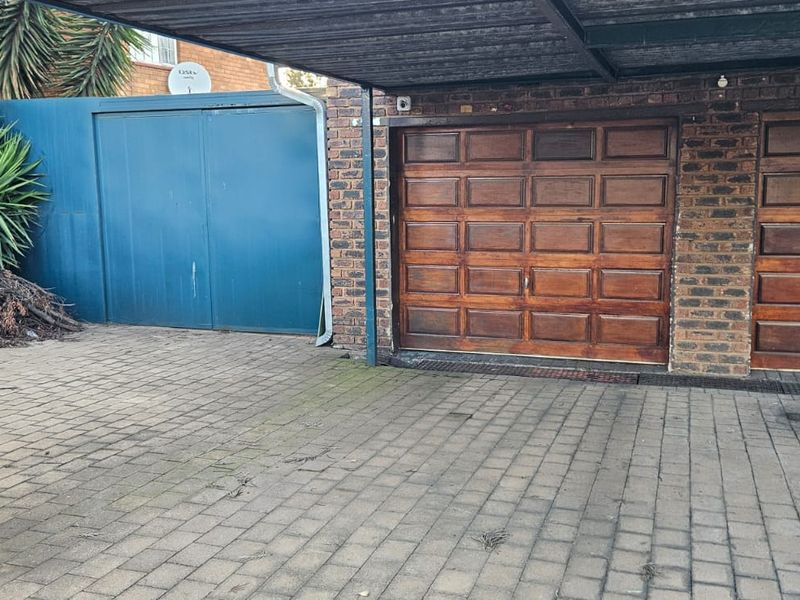 4 Bedroom House to Rent in Sunair Park - Photo 8