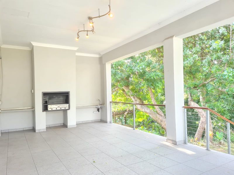 Newly renovated 4 Bedroom house in Meerensee - Photo 3