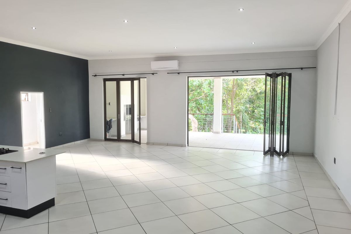 Newly renovated 4 Bedroom house in Meerensee - Photo 5