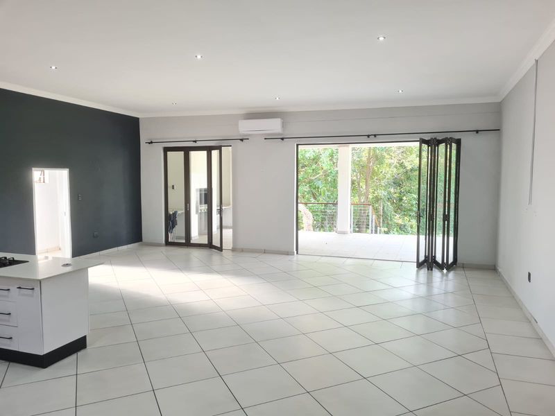 Newly renovated 4 Bedroom house in Meerensee - Photo 5