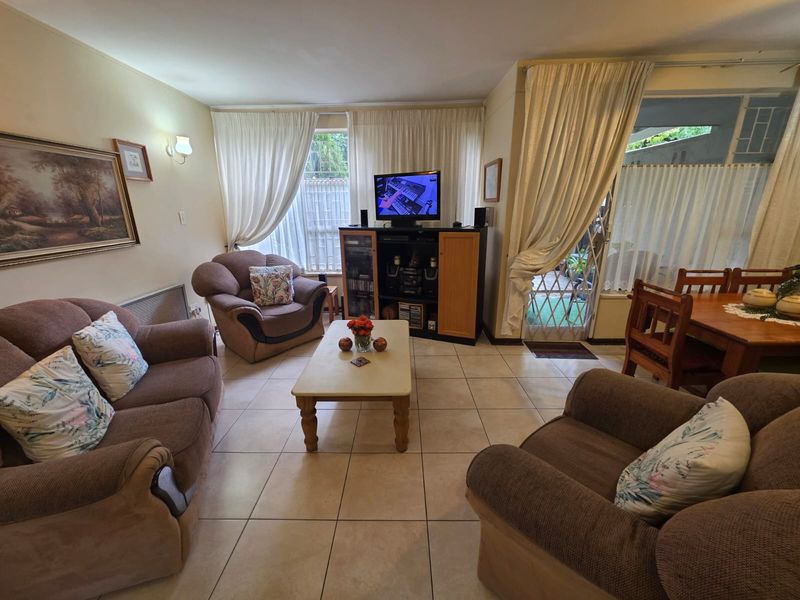 BEAUTIFUL DUPLEX TOWNHOUSE FOR SALE IN SASOLBURG - Photo 4