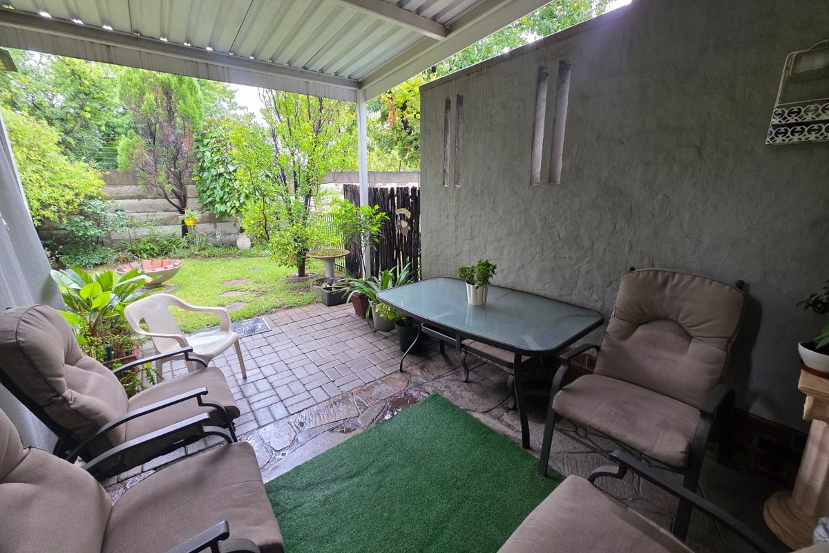 BEAUTIFUL DUPLEX TOWNHOUSE FOR SALE IN SASOLBURG - Photo 3