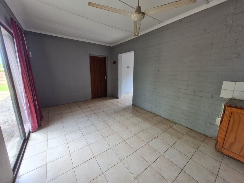 Investment oppertunity-Location location, location! - Photo 8