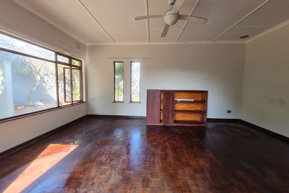 Investment oppertunity-Location location, location! - Photo 4