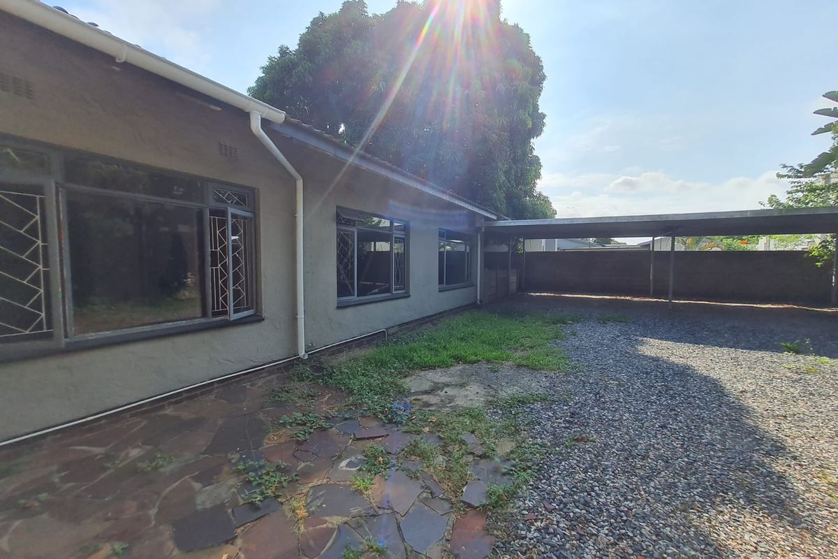 Investment oppertunity-Location location, location! - Photo 5