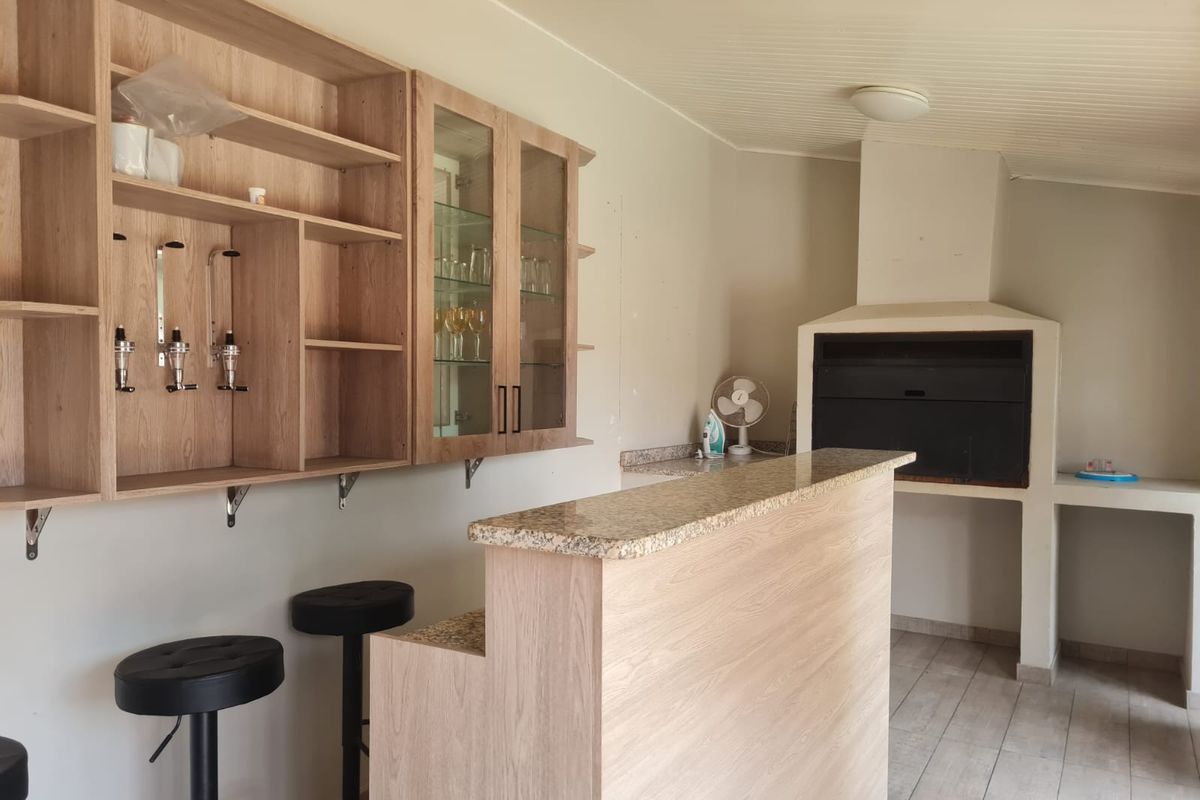 3 Bedroom house with flatlet in Meerensee - Photo 4