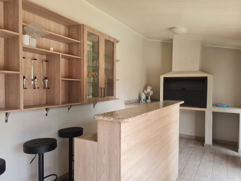 3 Bedroom house with flatlet in Meerensee - Photo 4