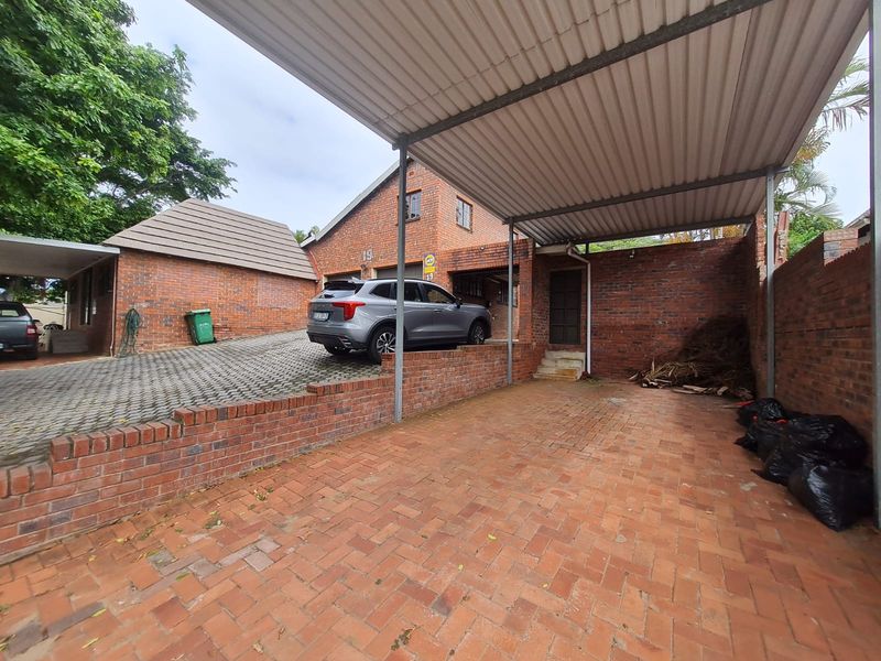 3 Bedroom house with flatlet in Meerensee - Photo 8