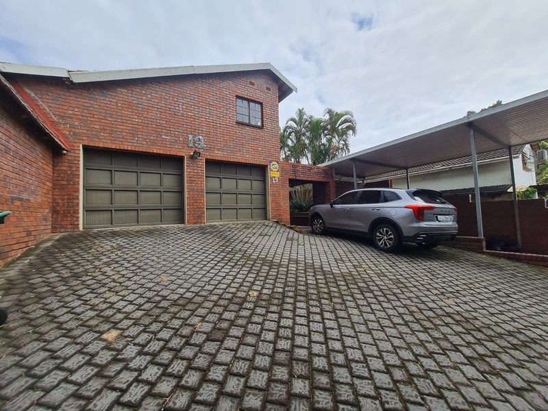 3 Bedroom house with flatlet in Meerensee - Photo 10