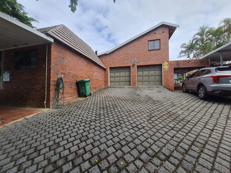 3 Bedroom house with flatlet in Meerensee - Photo 6