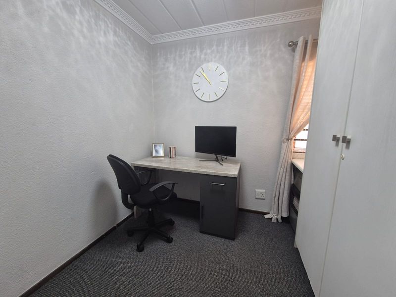 !RIVERFRONT PARADISE IN RIVER COMPLEX! - Photo 9