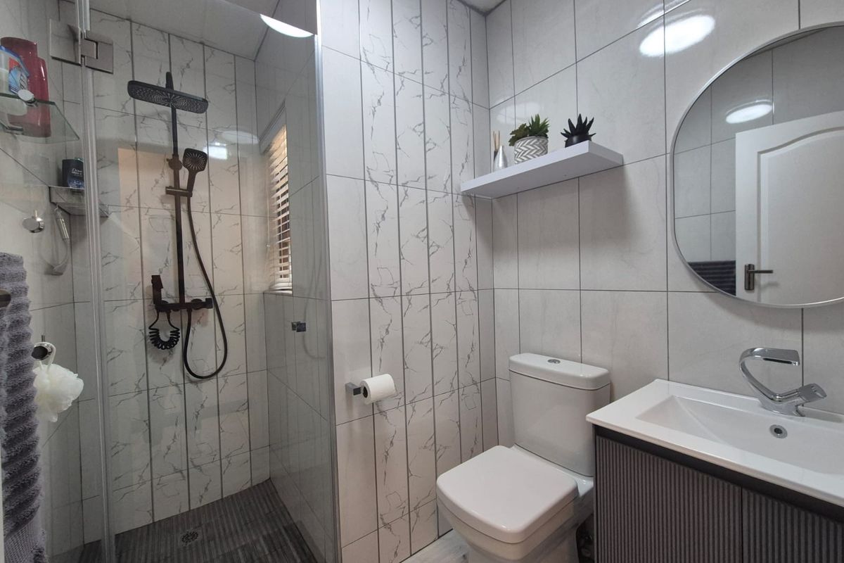 !RIVERFRONT PARADISE IN RIVER COMPLEX! - Photo 4