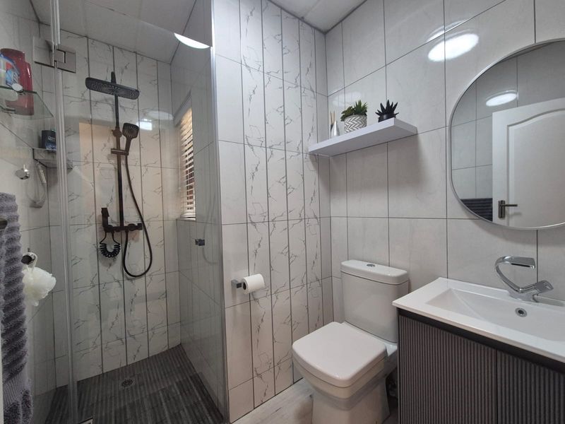 !RIVERFRONT PARADISE IN RIVER COMPLEX! - Photo 4