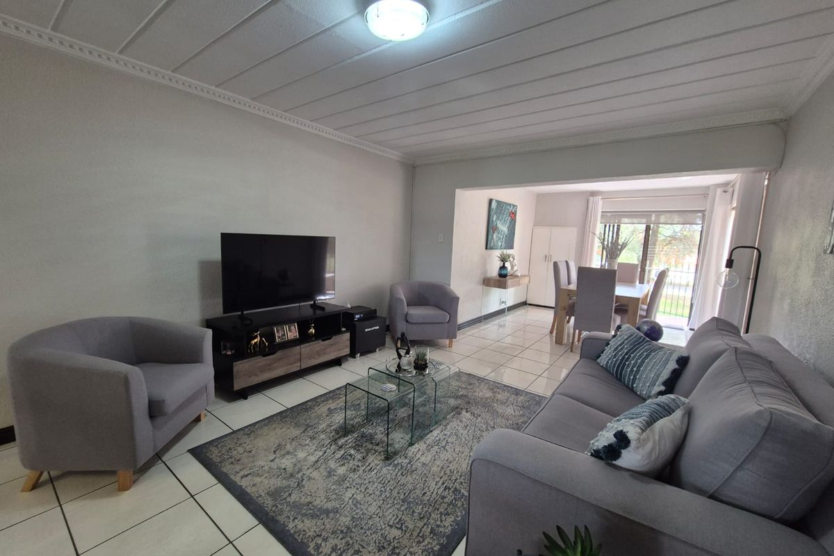 !RIVERFRONT PARADISE IN RIVER COMPLEX! - Photo 5