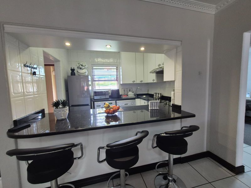 !RIVERFRONT PARADISE IN RIVER COMPLEX! - Photo 3