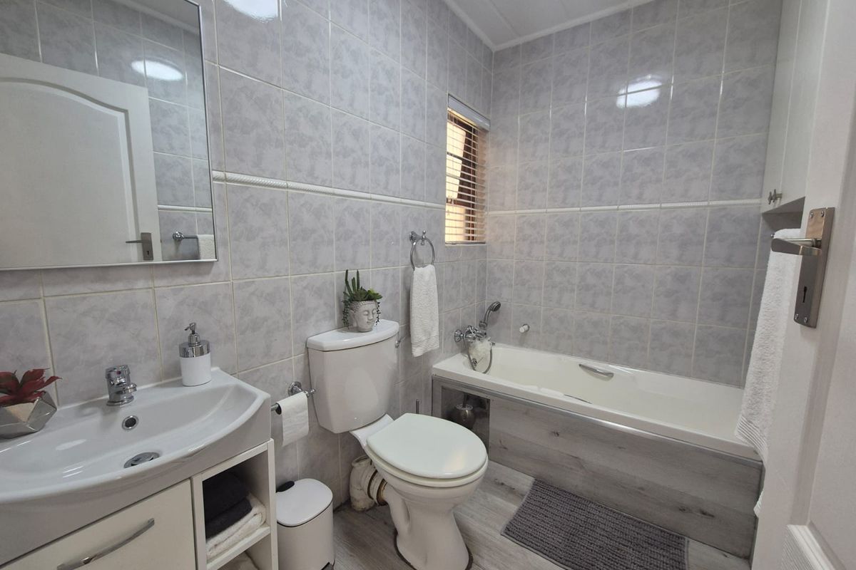 !RIVERFRONT PARADISE IN RIVER COMPLEX! - Photo 2