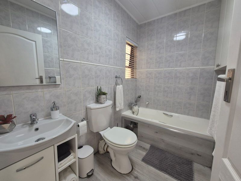 !RIVERFRONT PARADISE IN RIVER COMPLEX! - Photo 2