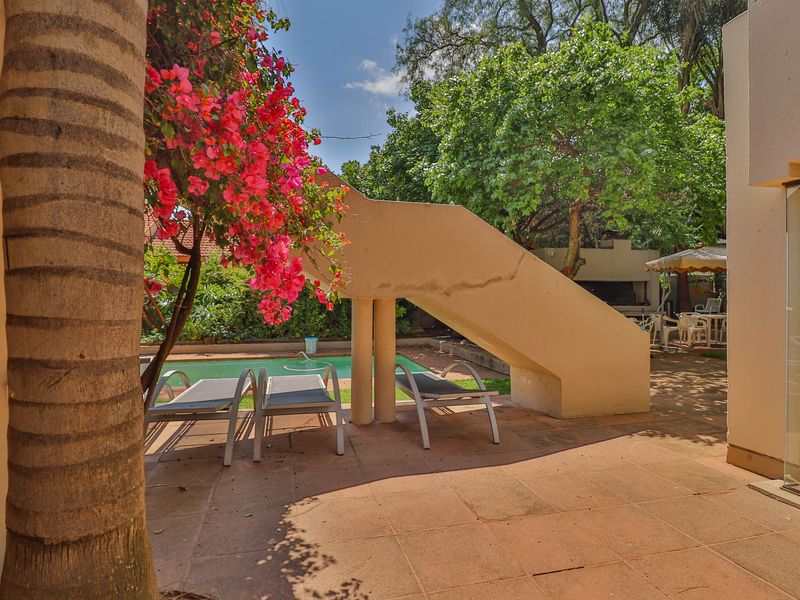 Elegant Estate Living in Sonneveld – Spacious 6-Bedroom Double Storey Family Retreat” Rating: 9.5/10 - Photo 7