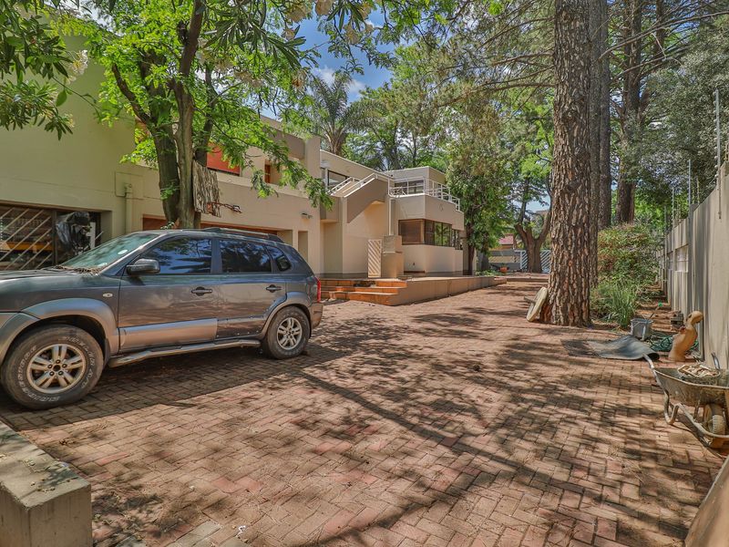 Elegant Estate Living in Sonneveld – Spacious 6-Bedroom Double Storey Family Retreat” Rating: 9.5/10 - Photo 8