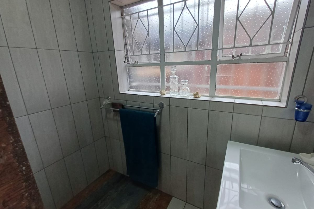 SE 2 Proper Gem NEW To The Market - Photo 4