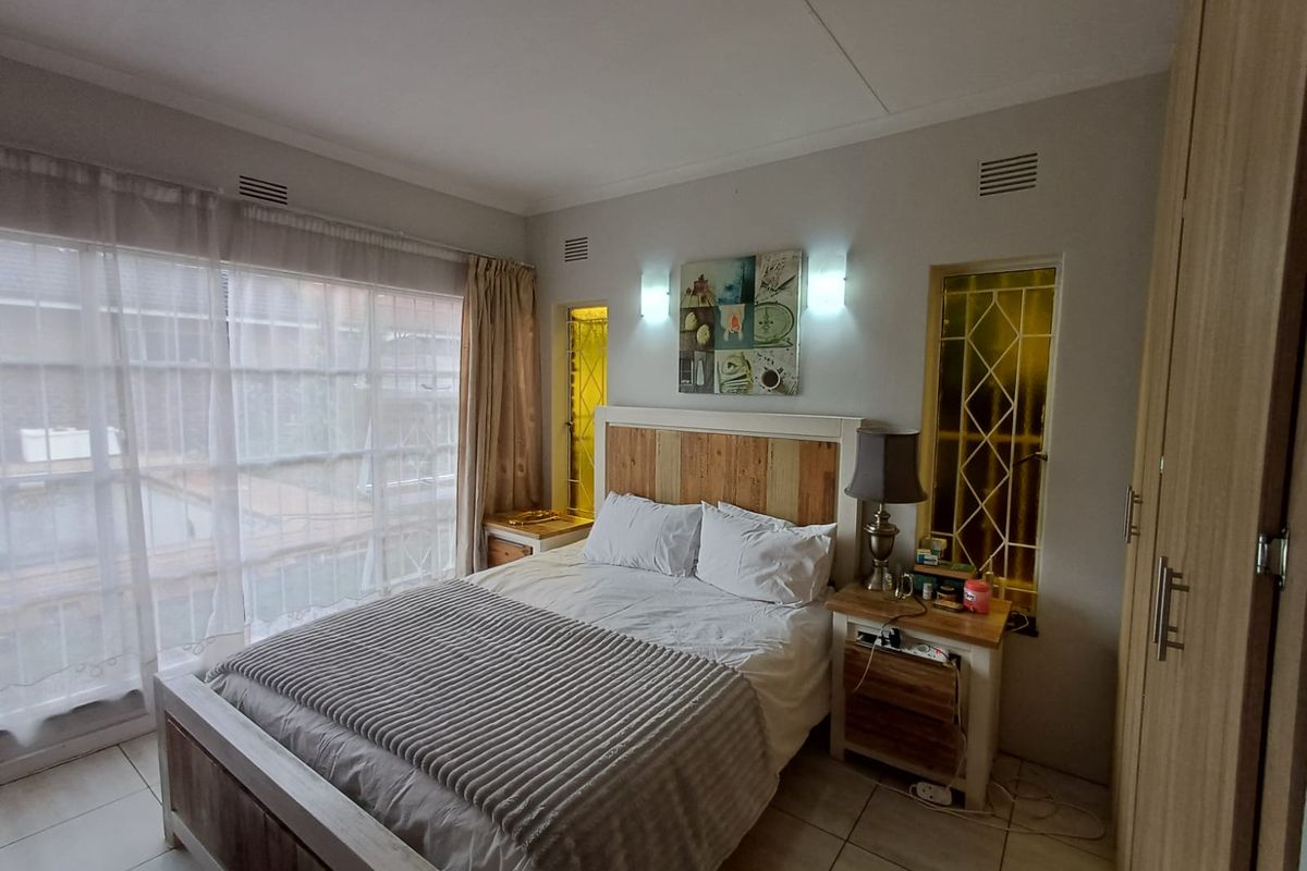 SE 2 Proper Gem NEW To The Market - Photo 5