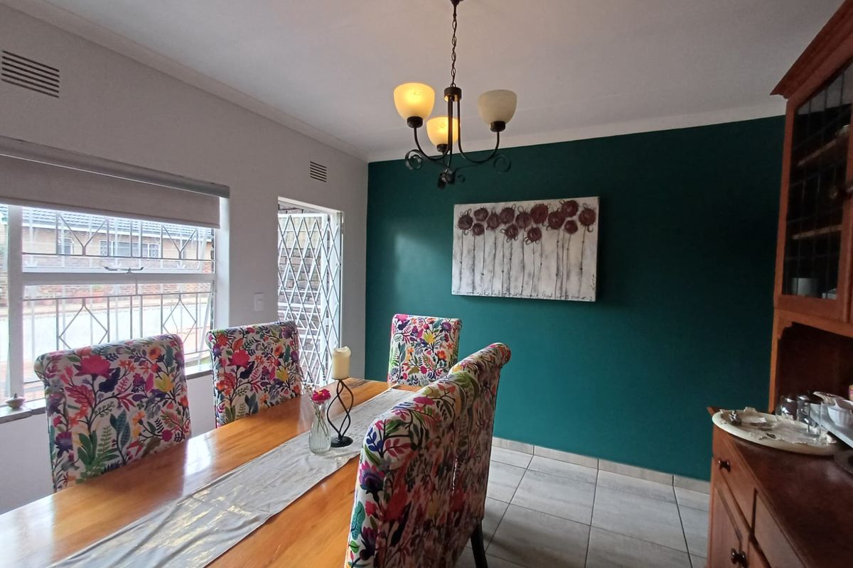 SE 2 Proper Gem NEW To The Market - Photo 3