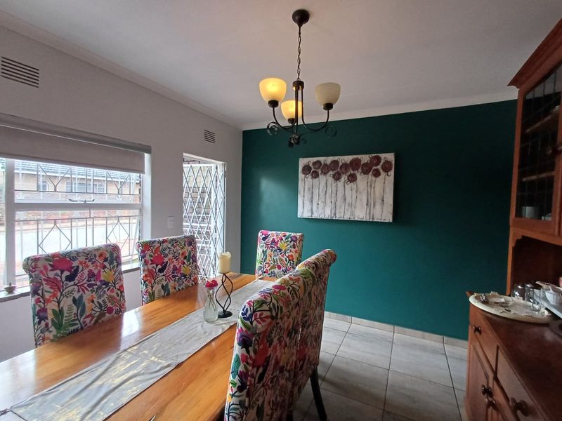 SE 2 Proper Gem NEW To The Market - Photo 3