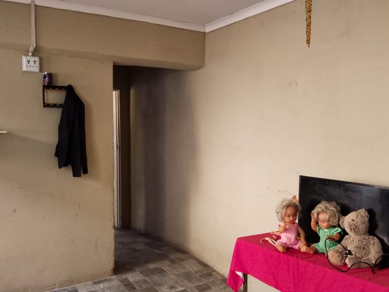 4 Bedroom House for Sale in Brakpan - Photo 9